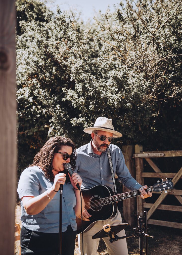 Acoustic music due at a summer wedding