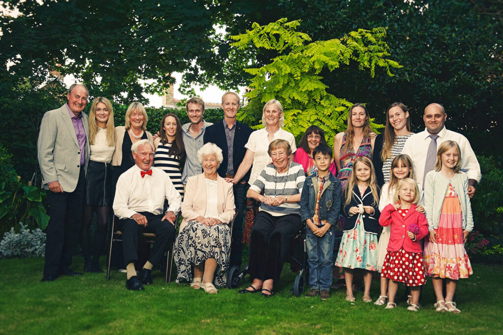 Extended family photo shoot in Kent