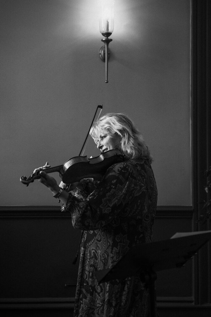 Amanda the violinist