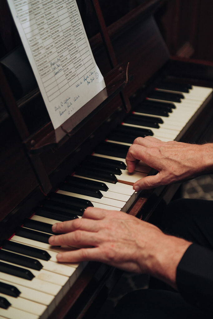 Piano player at birthday party in Kent
